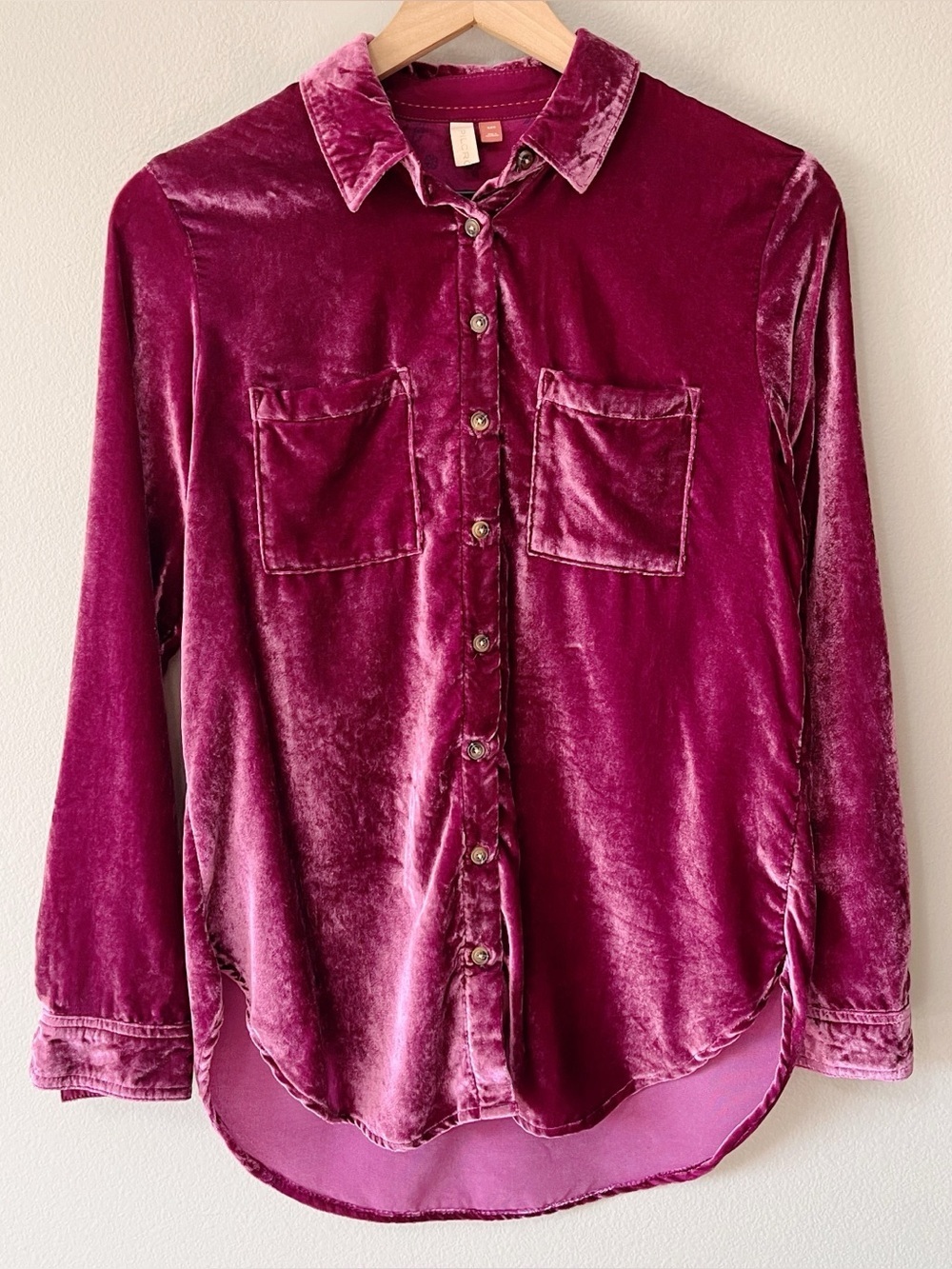 Anthropologie PILCRO Hadley Relaxed Crushed Velvet Button Down Shirt Pink XXS